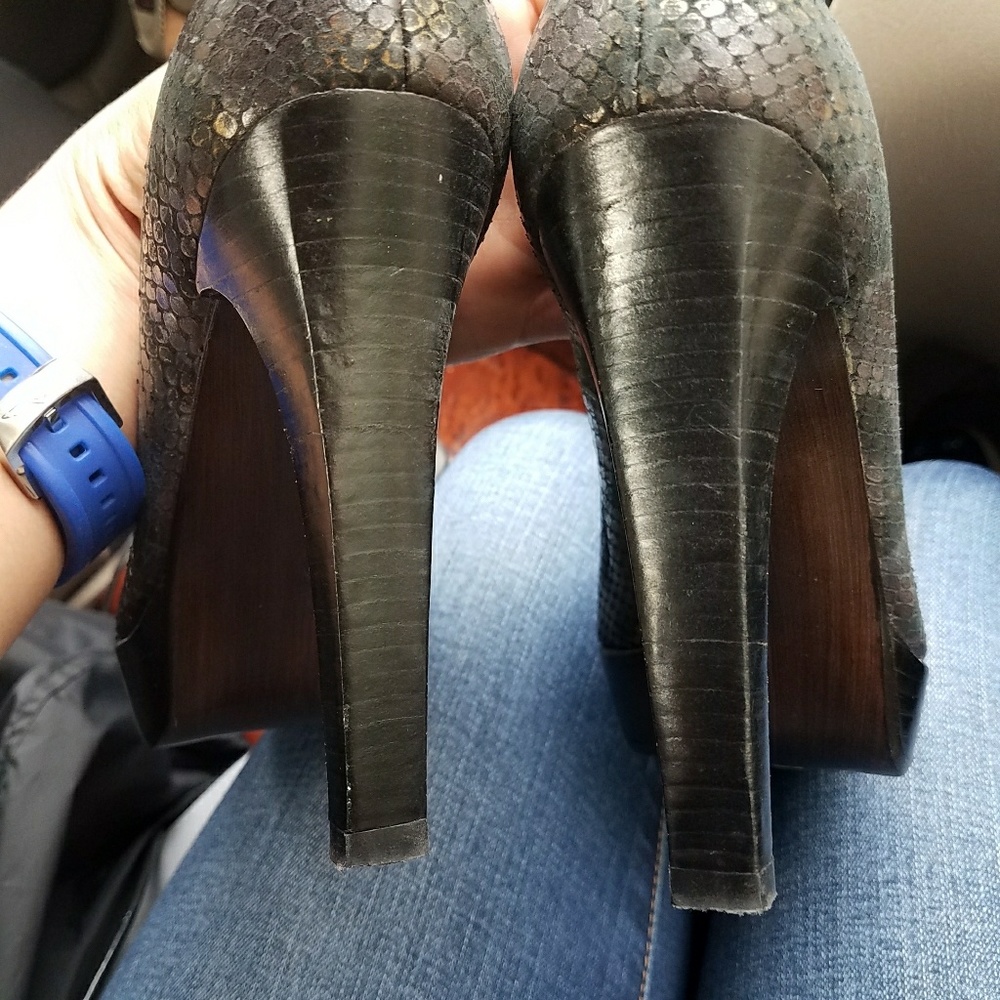Stuart Weitzman Python Pumps - Picture 2 of 6